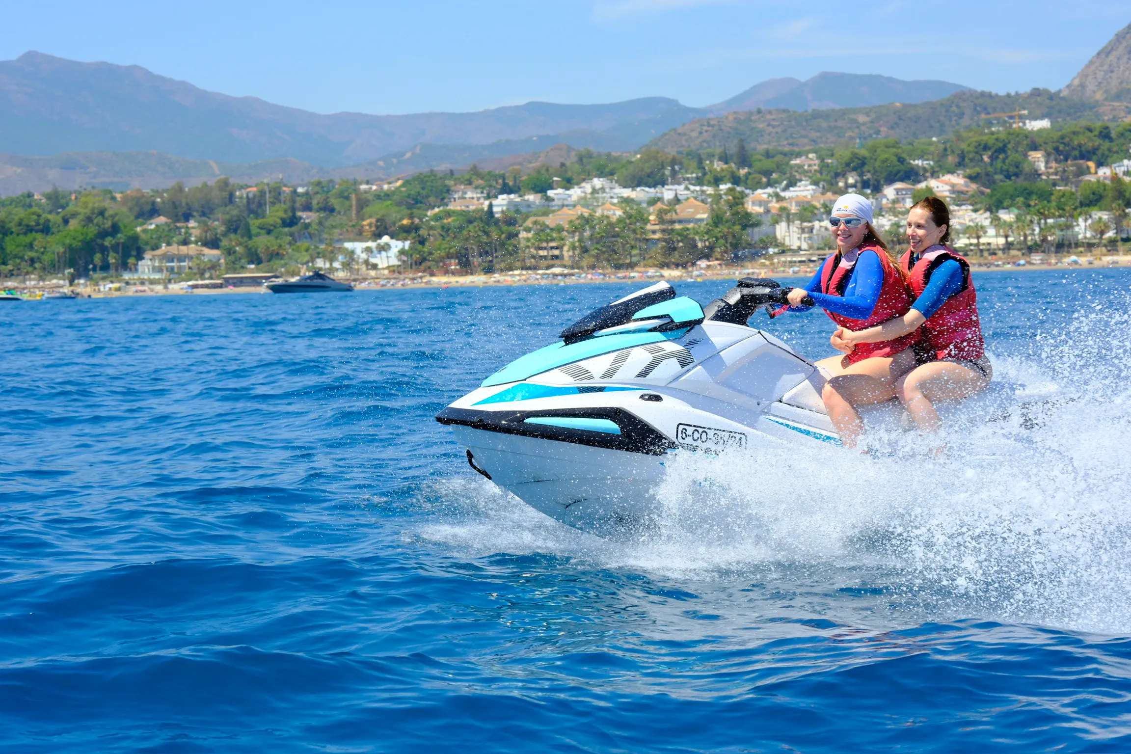 Ruta guiada en moto de agua por Marbella y Puerto Banús