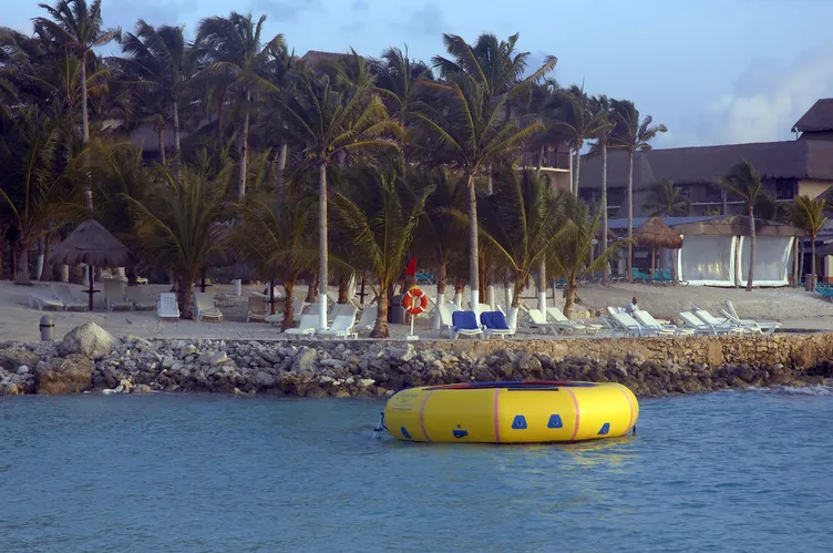 Sofá acuático para grupos en Marbella